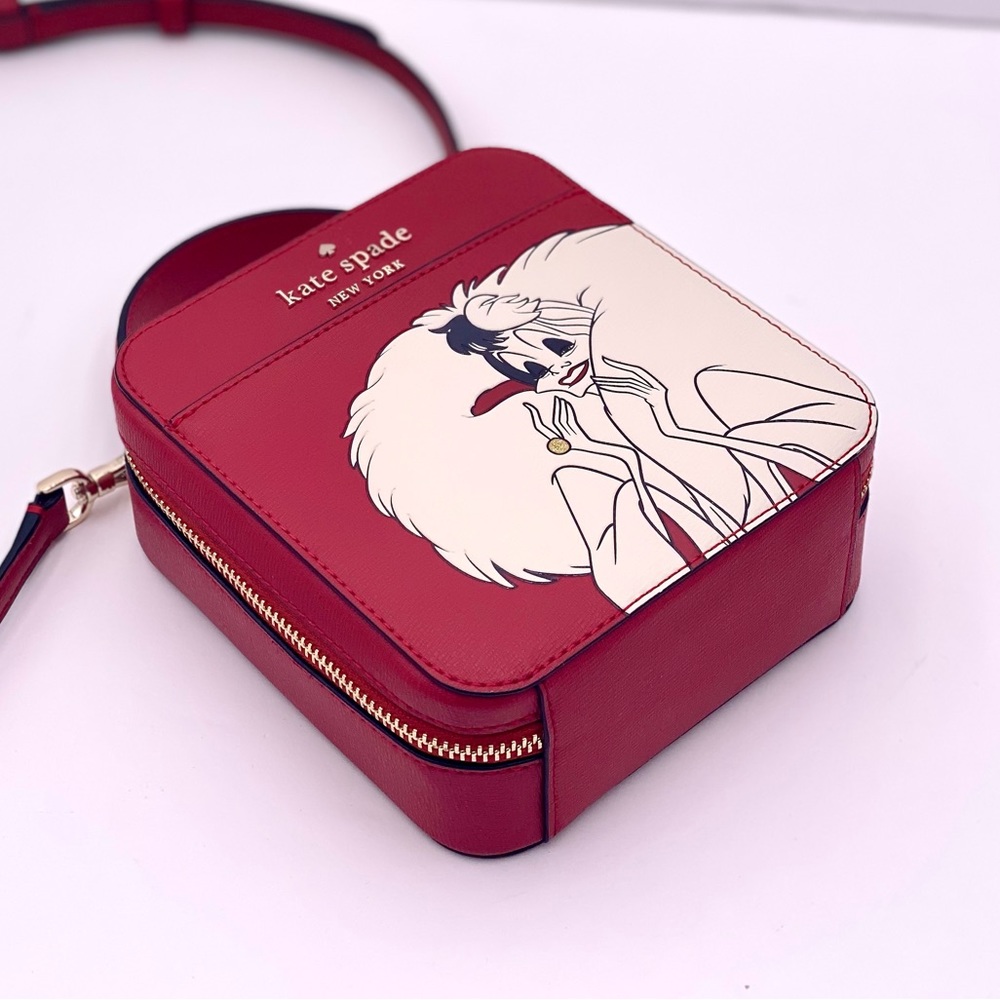 Kate Spade New York C Disney Vanity
Cruella Crossbody Bag - Picture 3 of 14